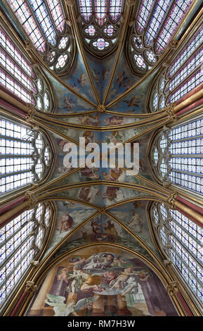 Frankr ële-de-France Chaalis  Chapelle Ste-Marie de l`AbbŽ 67071 Gewšlbe und Westwand des 13 Jh mit der 1543-44 ausgefŸhrten Malerei von Francesco Pri Stock Photo